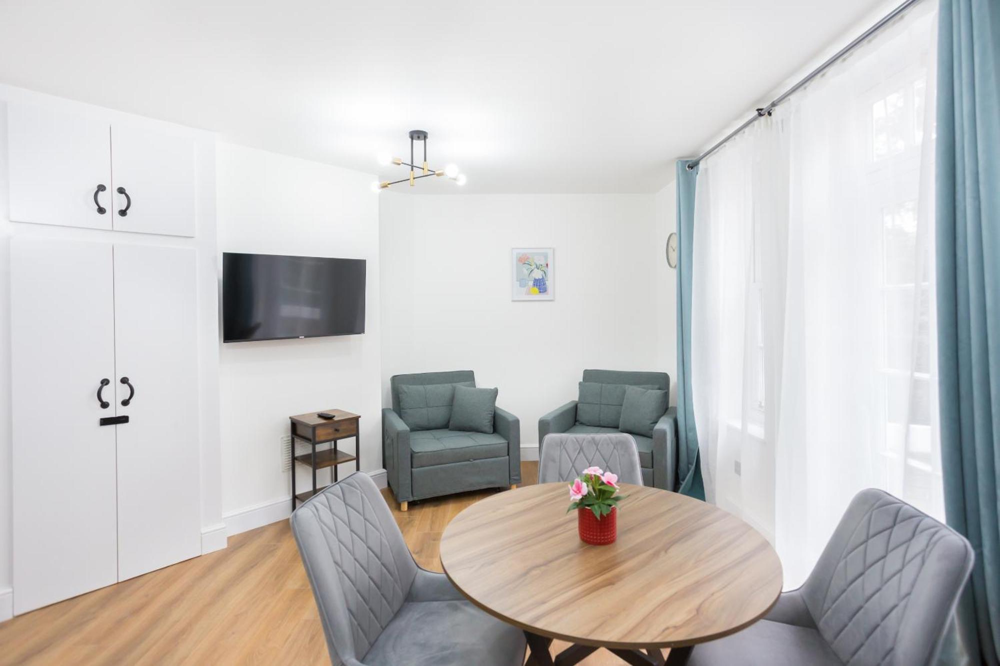 City Centre One Bedroom Apartment Next To Station, Newly Renovated Λονδίνο Εξωτερικό φωτογραφία