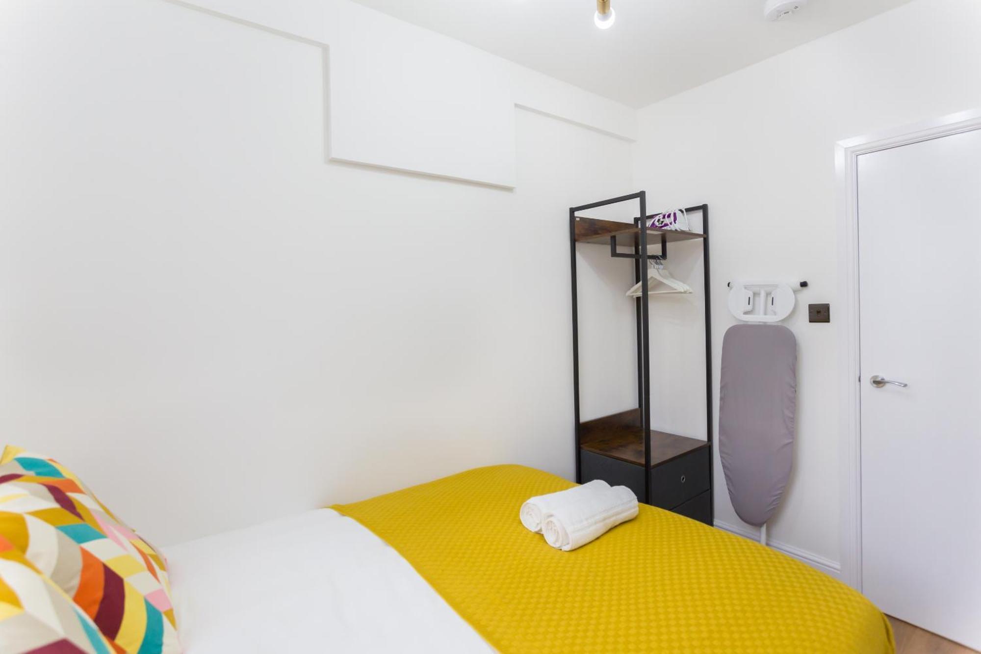 City Centre One Bedroom Apartment Next To Station, Newly Renovated Λονδίνο Εξωτερικό φωτογραφία