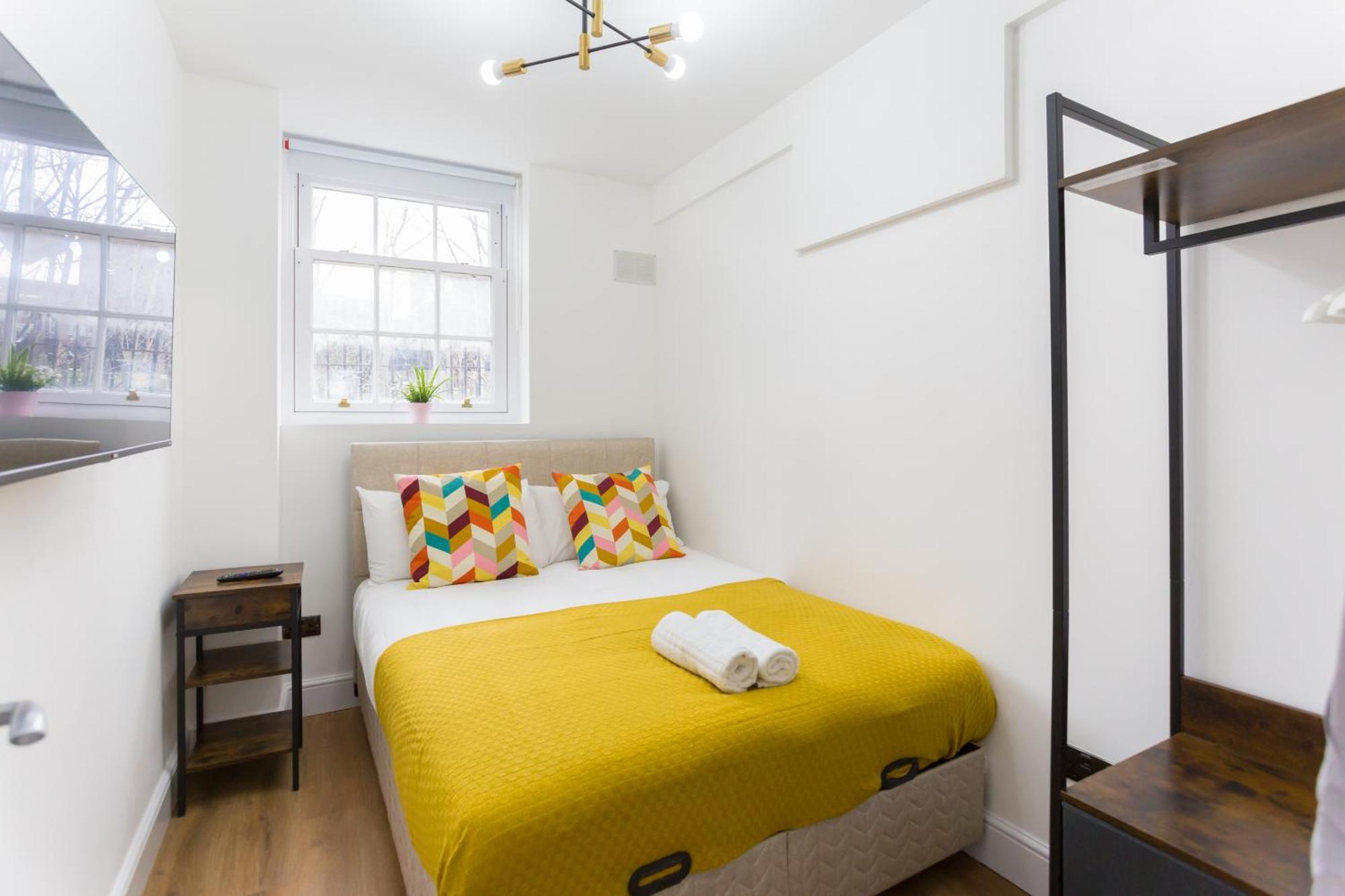City Centre One Bedroom Apartment Next To Station, Newly Renovated Λονδίνο Εξωτερικό φωτογραφία