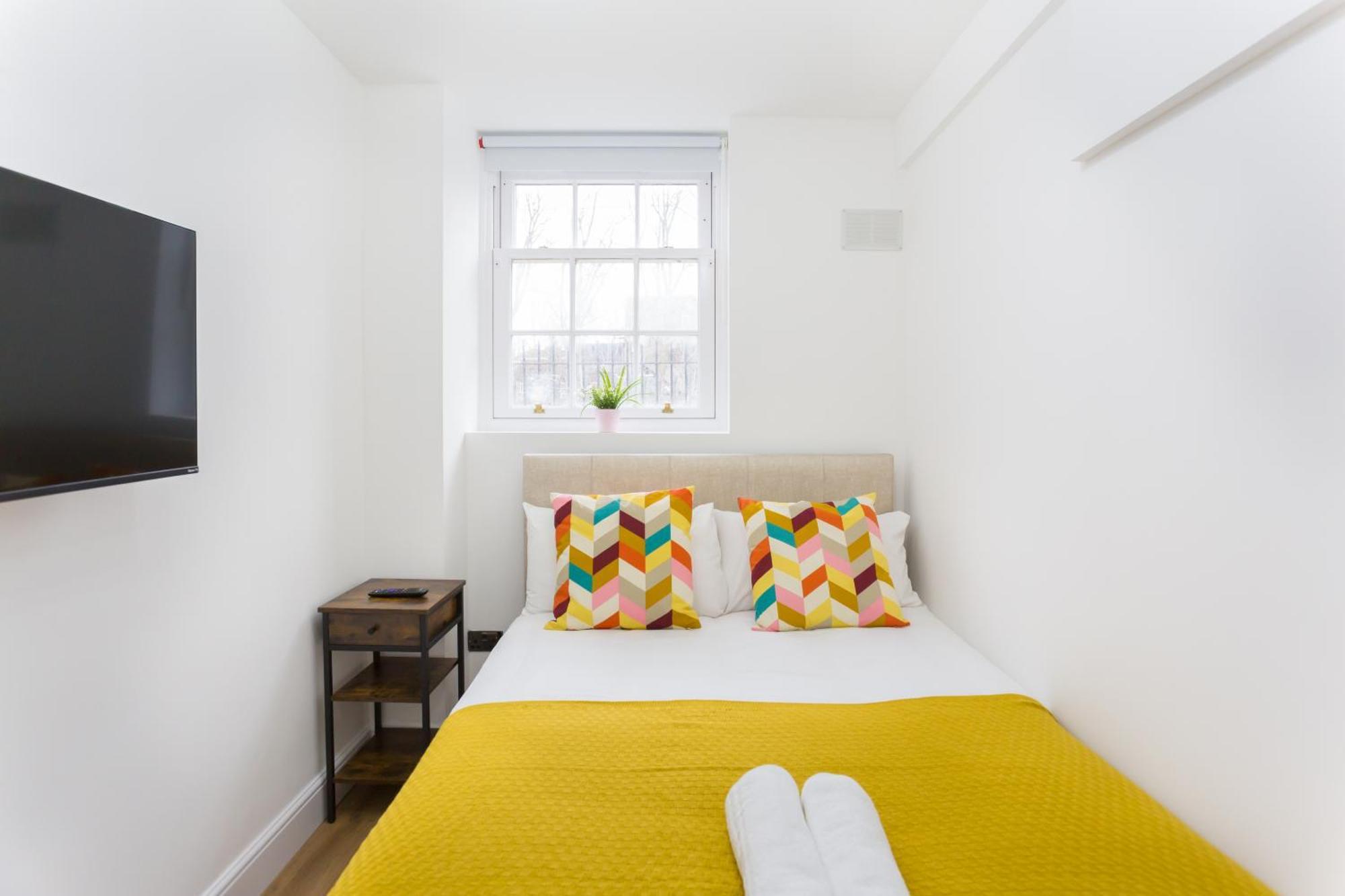City Centre One Bedroom Apartment Next To Station, Newly Renovated Λονδίνο Εξωτερικό φωτογραφία