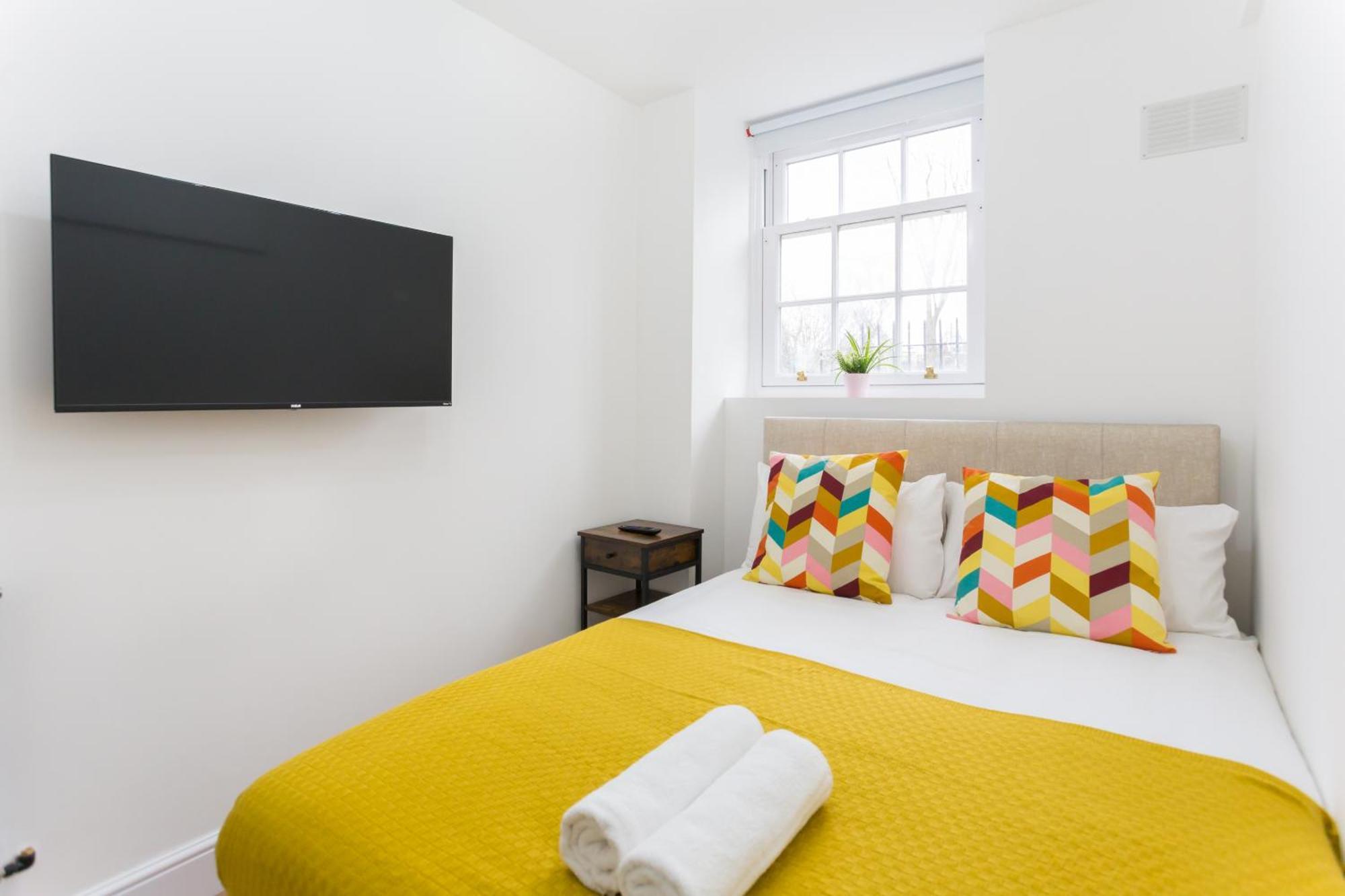 City Centre One Bedroom Apartment Next To Station, Newly Renovated Λονδίνο Εξωτερικό φωτογραφία