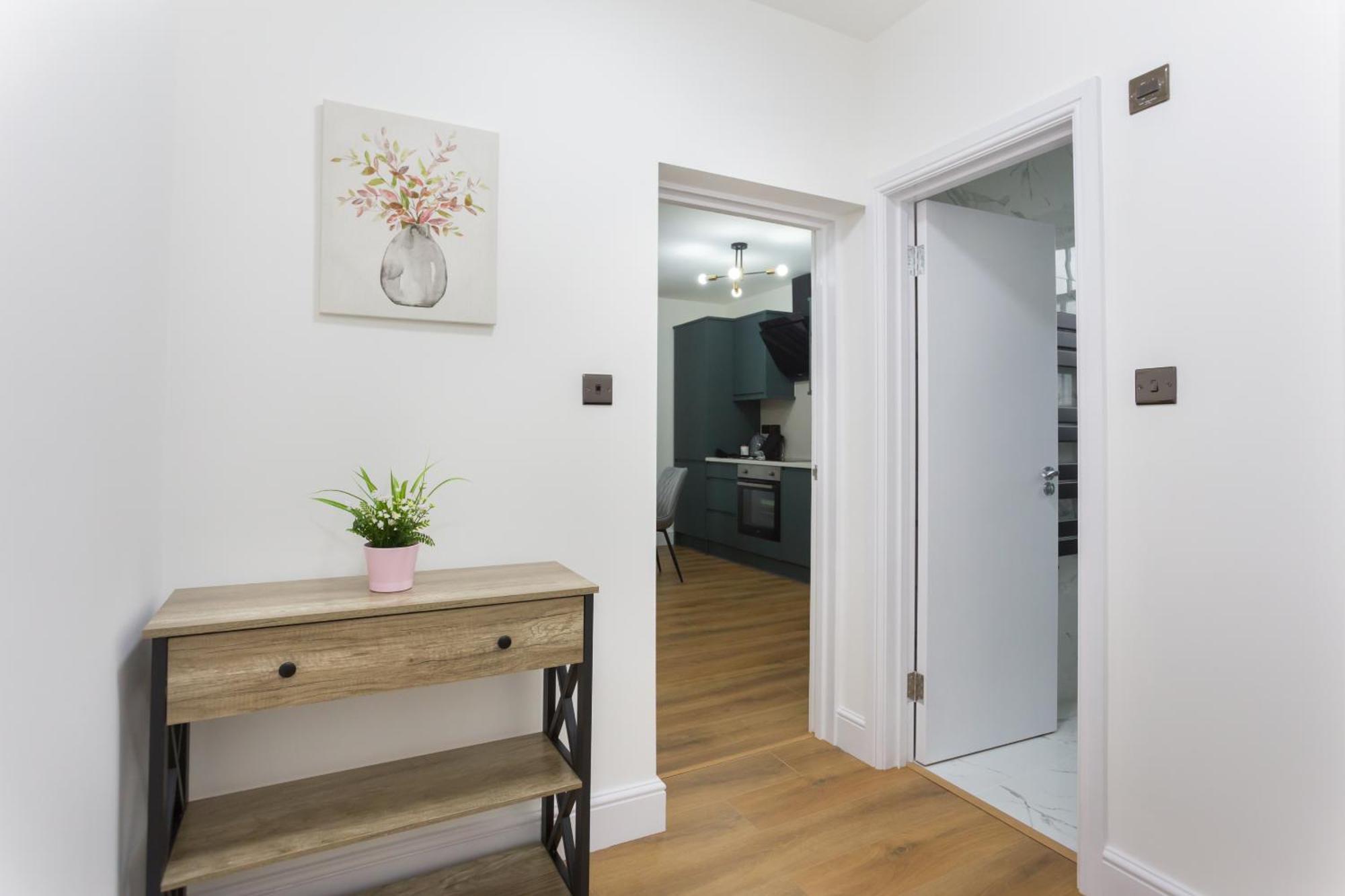 City Centre One Bedroom Apartment Next To Station, Newly Renovated Λονδίνο Εξωτερικό φωτογραφία