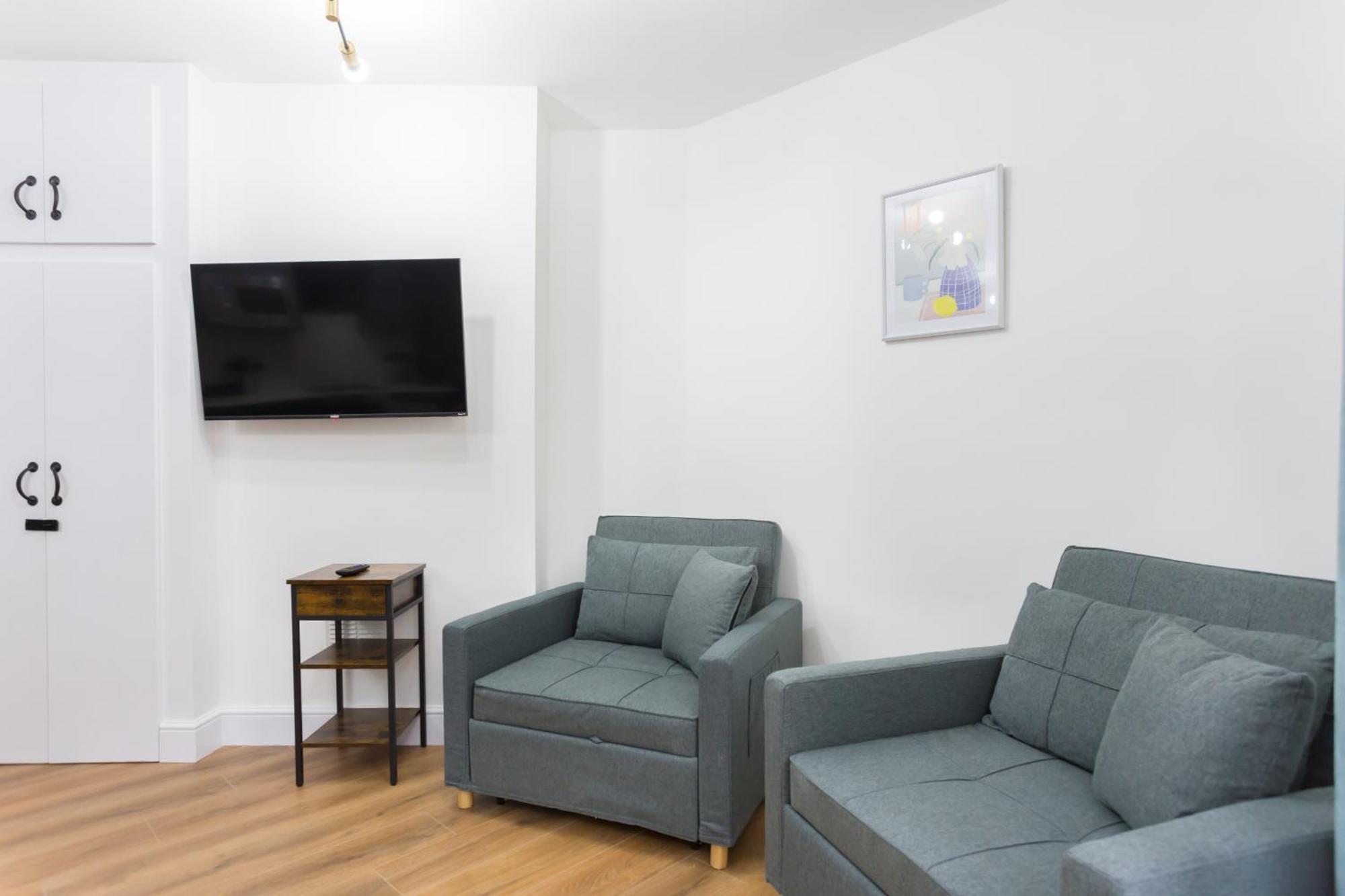 City Centre One Bedroom Apartment Next To Station, Newly Renovated Λονδίνο Εξωτερικό φωτογραφία
