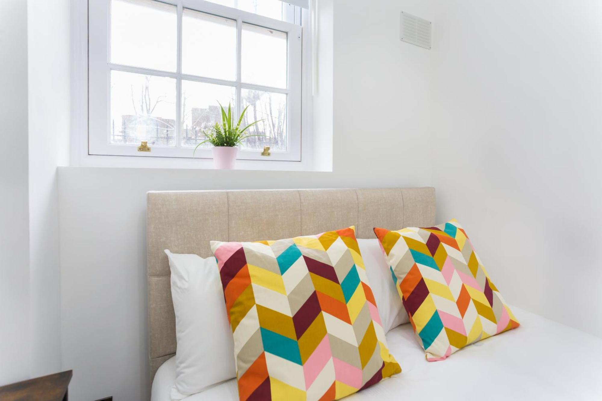 City Centre One Bedroom Apartment Next To Station, Newly Renovated Λονδίνο Εξωτερικό φωτογραφία