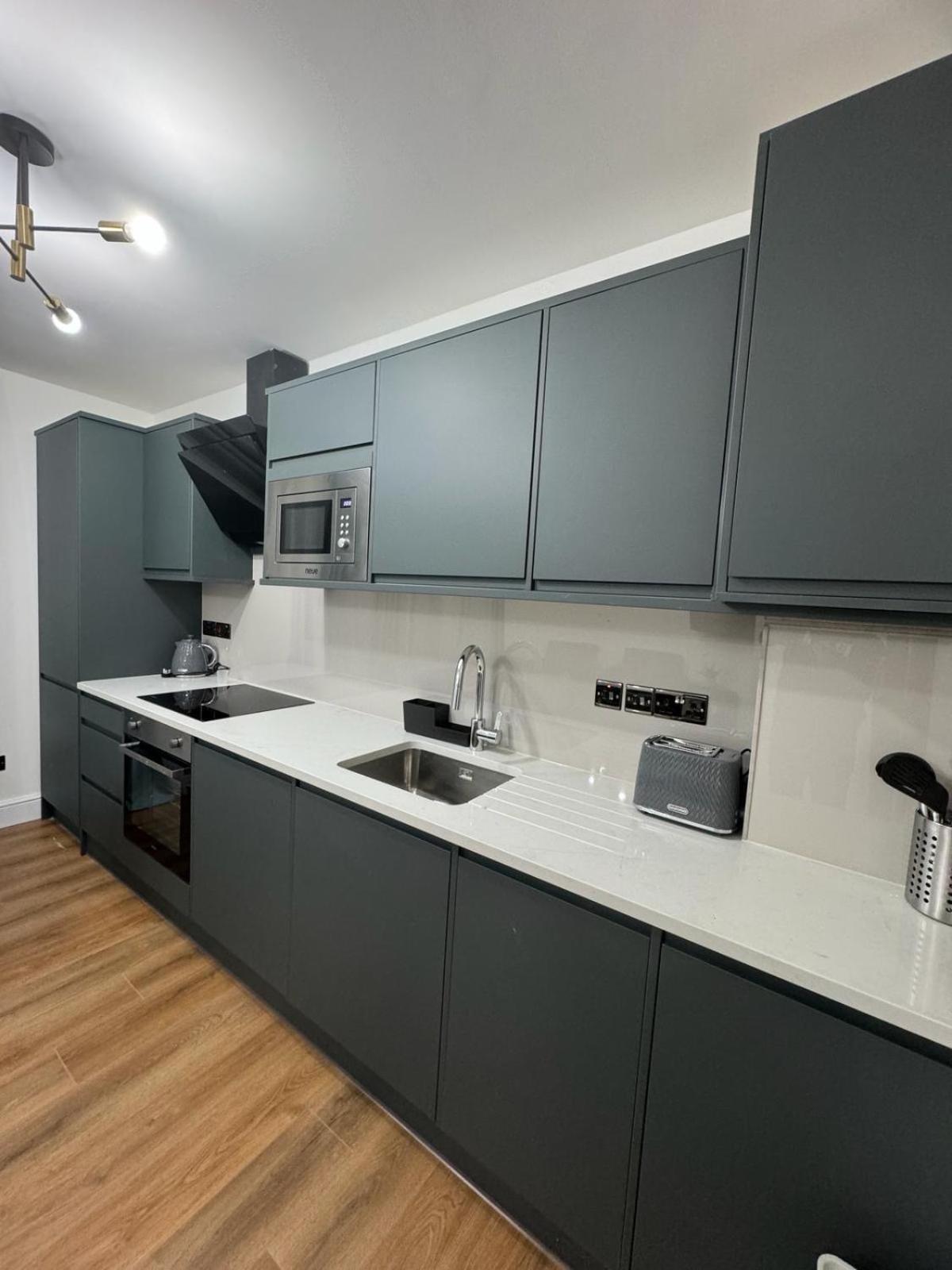 City Centre One Bedroom Apartment Next To Station, Newly Renovated Λονδίνο Εξωτερικό φωτογραφία