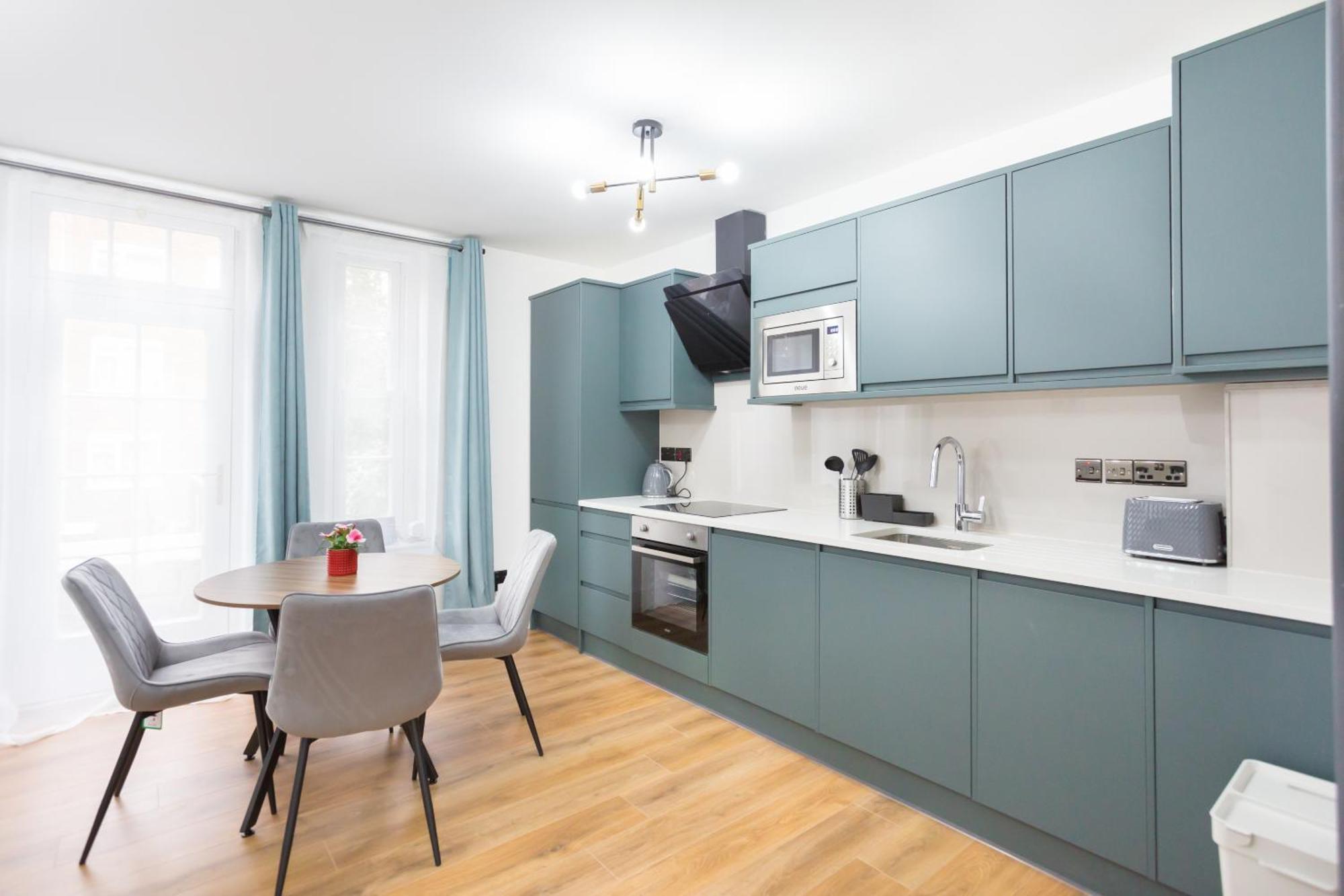 City Centre One Bedroom Apartment Next To Station, Newly Renovated Λονδίνο Εξωτερικό φωτογραφία